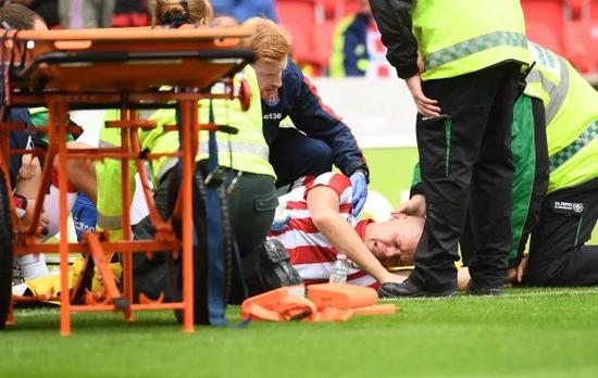 慎入！肖克罗斯脚踝90度骨折9年前曾让拉姆塞断腿