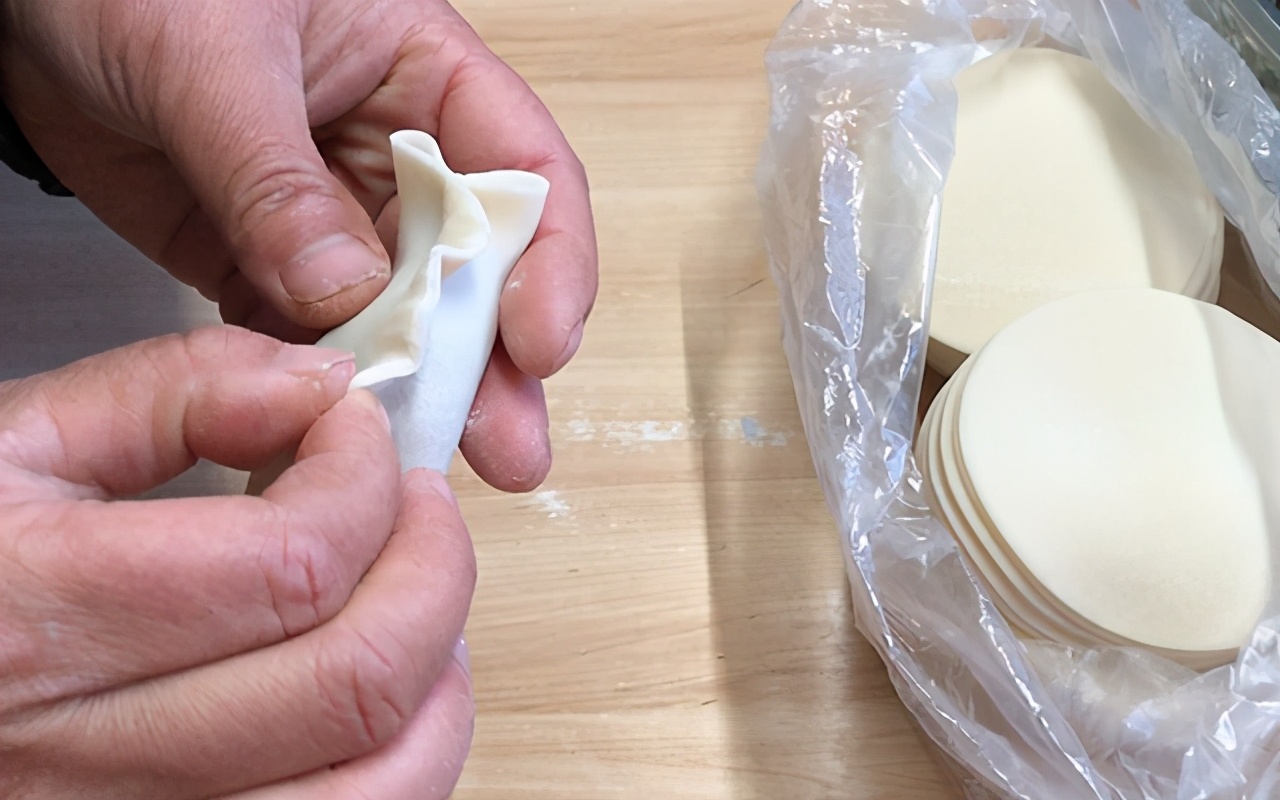 双色花样水饺包法,不会包饺子饺子怎么包才好看