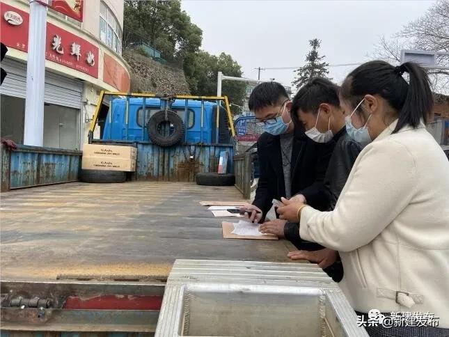 一手抓防疫一手抓办案,一手抓防疫一手抓发展