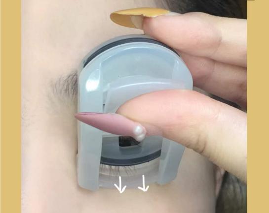 睫毛夹了马上就塌了,睫毛夹完一会就塌下来了