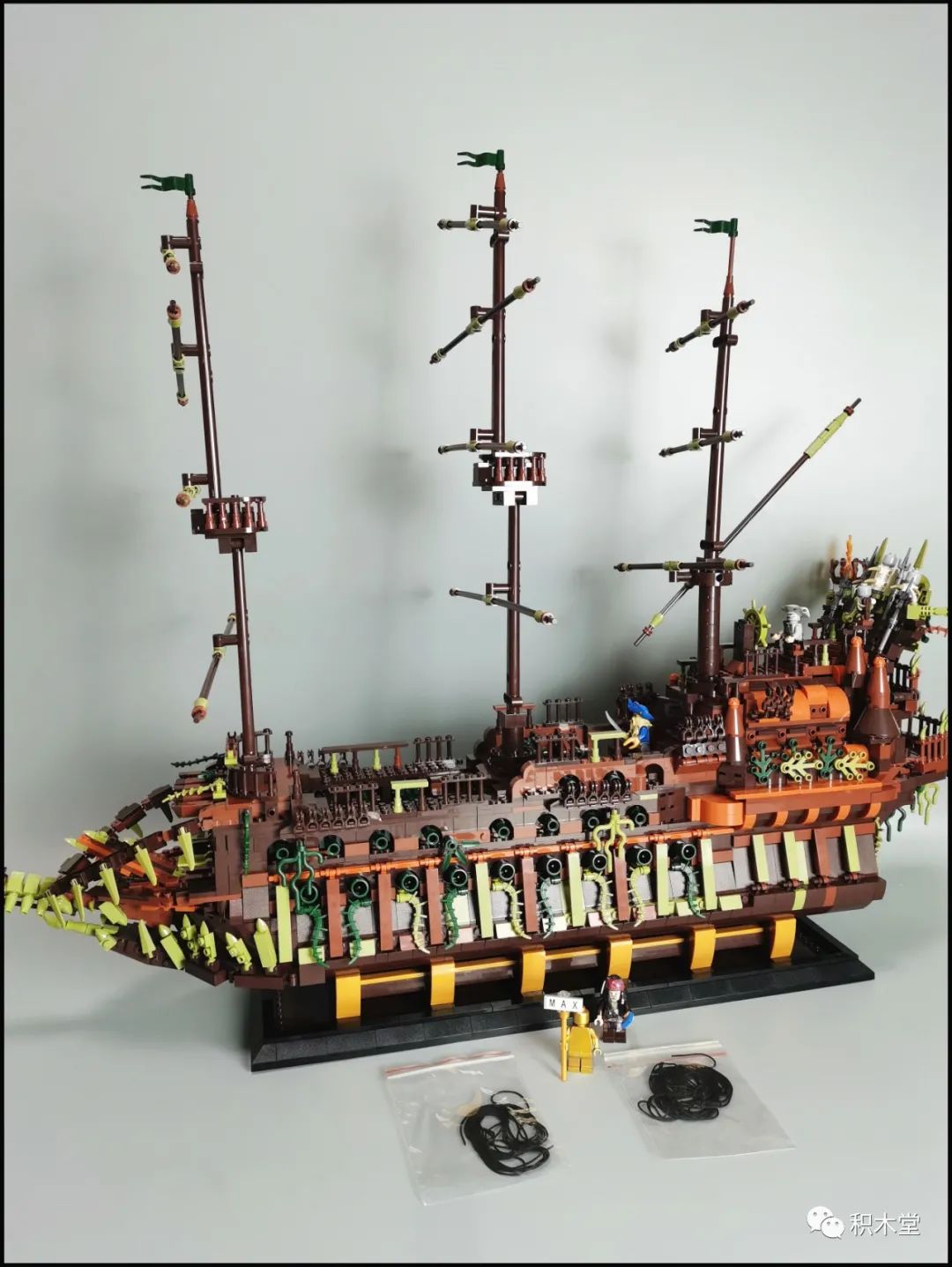 飞翔的荷兰人号船真实原型,飞翔的荷兰人号为什么能潜水