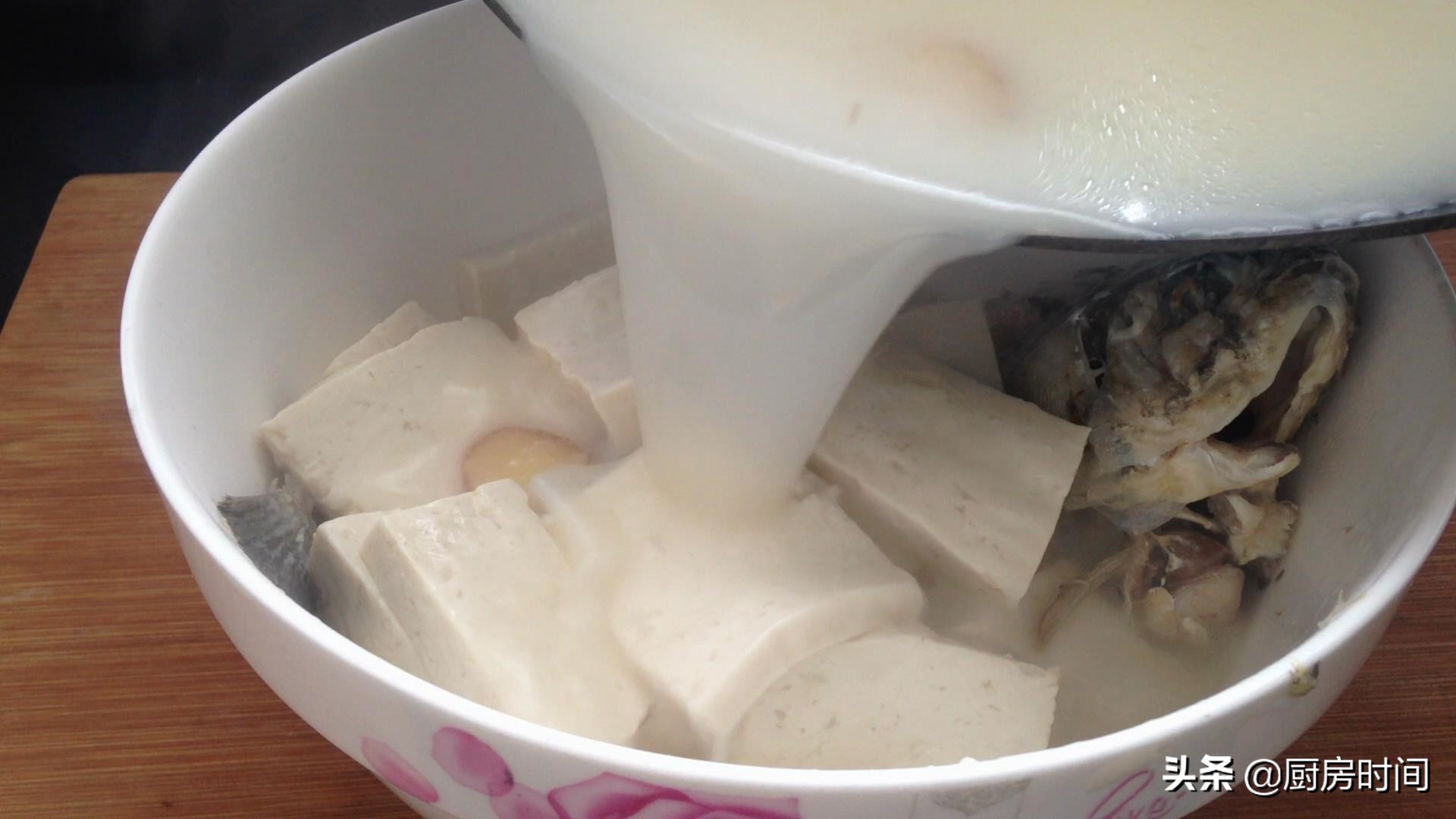 为什么你熬的鱼汤不白,为什么你做的鱼汤不浓教你一招