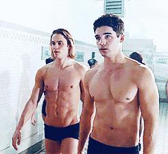 91元购大牌口红！400位鲜肉空降南坪