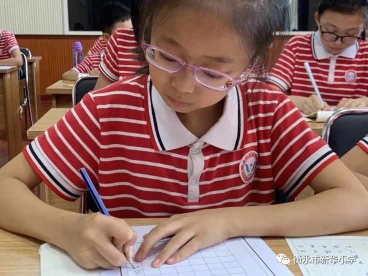 儿童学校兴趣小组,学校有三个兴趣小组共有学生180人