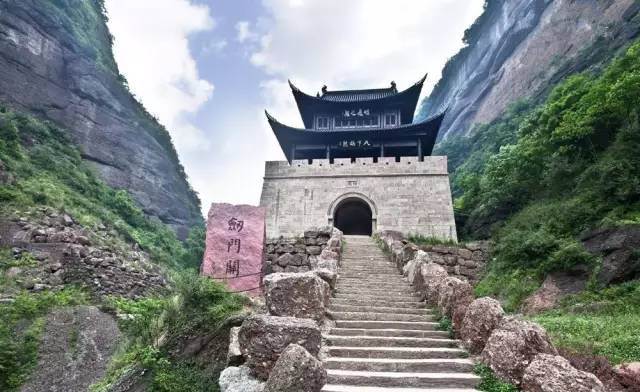 成都出发四川10日自驾游最佳路线,成都到四川自驾游最佳攻略