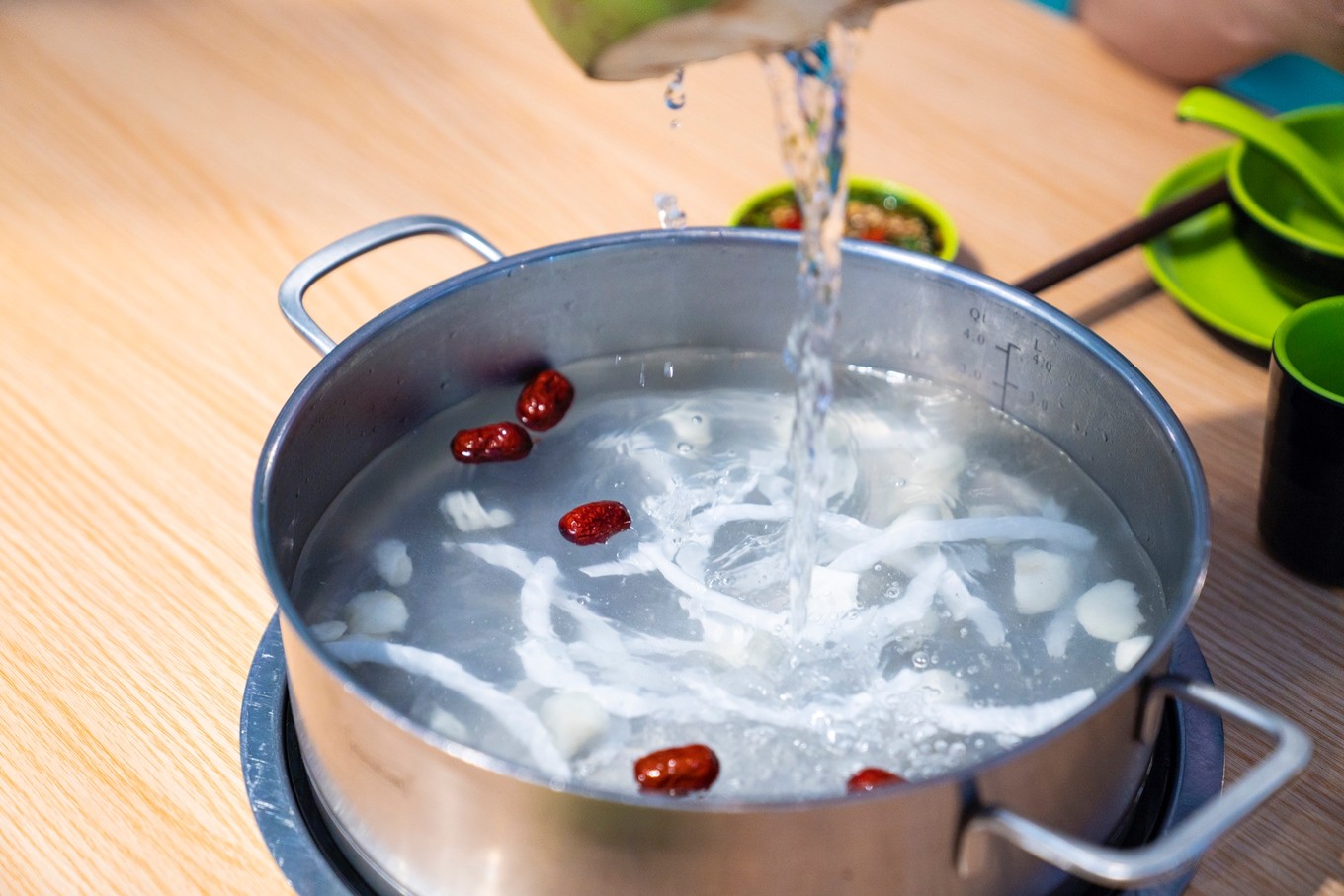 三亚最好吃的网红椰子鸡,三亚小吃不可错过