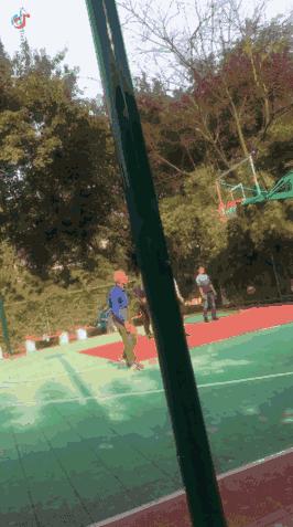 玩得了魔方，穿得了潮服，这届中国老人有多硬核？