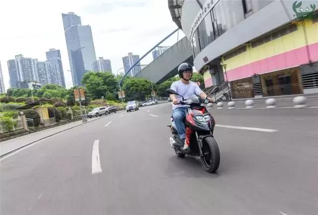 我为运动而生,比亚乔踏板摩托车优缺点