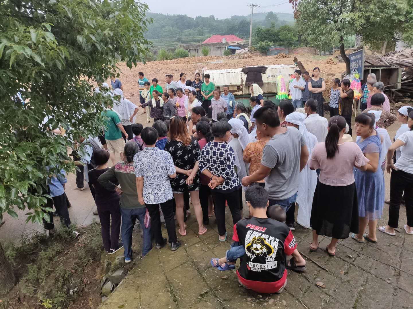 丧事奇闻怪事全集,丧葬一条龙遇到的怪事