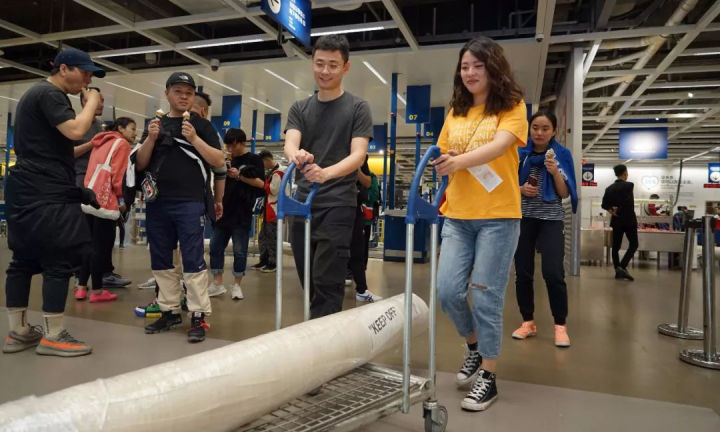 为了一块宜家地毯,有人凌晨4点排队~转手就卖了五位数！