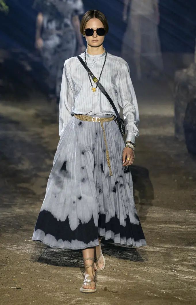 周董的新单曲,循环着许巍的歌