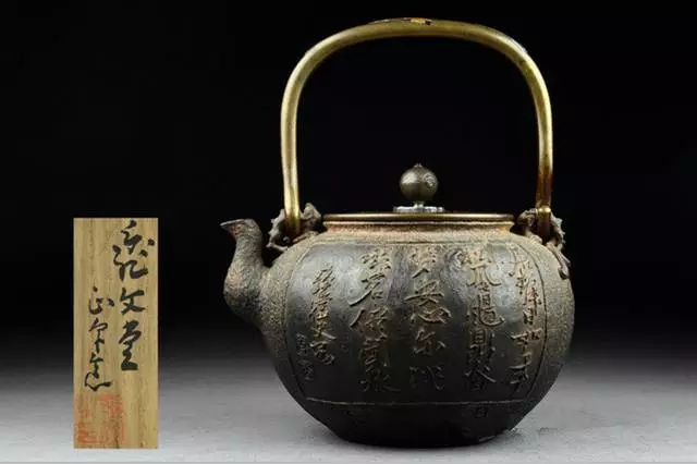 日本铁壶仿古,日本铁壶适合什么茶