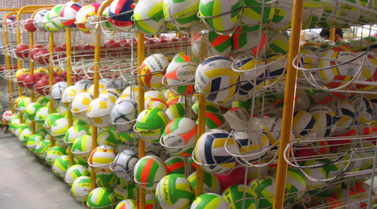 欧洲杯荷英半决赛明日开战,今天欧洲杯足球赛程表