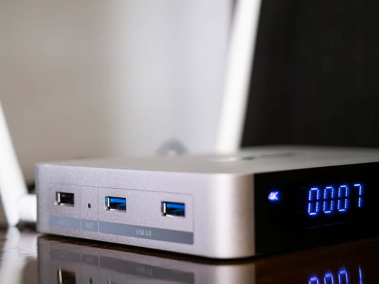 现在一千块钱左右的电视机,现在一千块手机