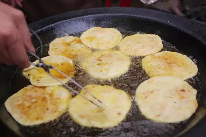 江西九江小吃巧手烩豆粑,九江特色美食小吃排行前十