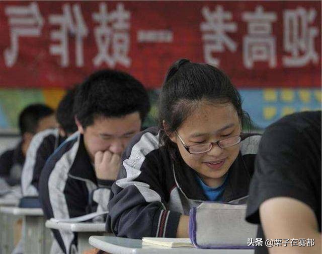 艺术生考上大学有多难?艺考筛掉近一半,高考再筛掉一半