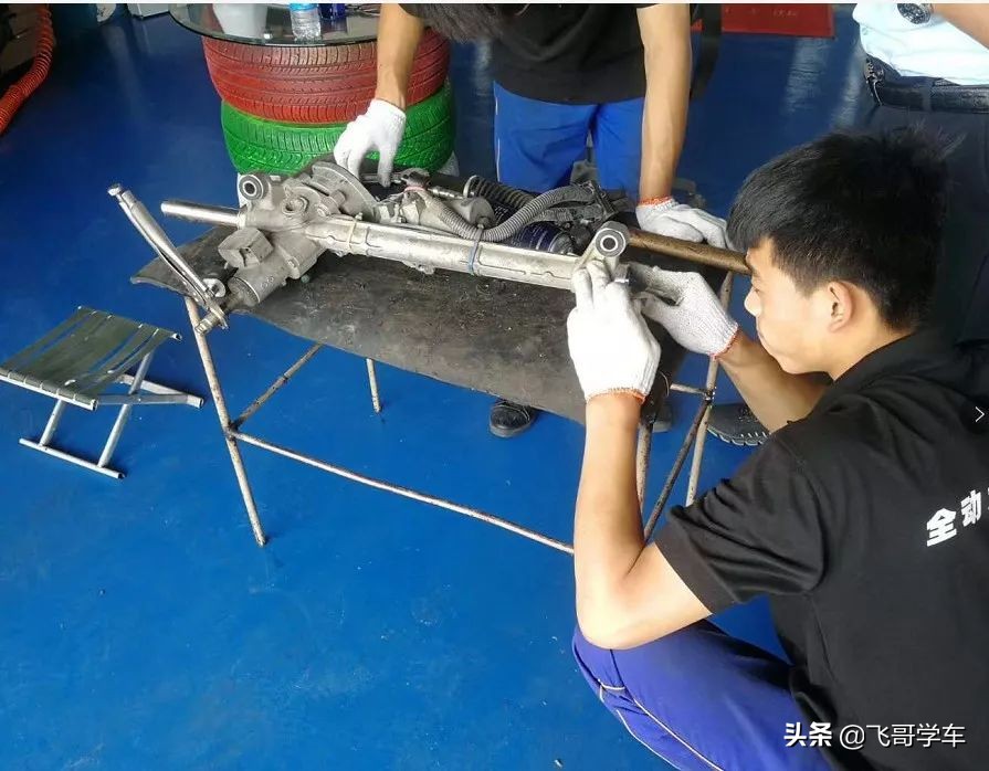 2011款斯巴鲁傲虎后备箱异响,斯巴鲁傲虎加油门发动机一边异响