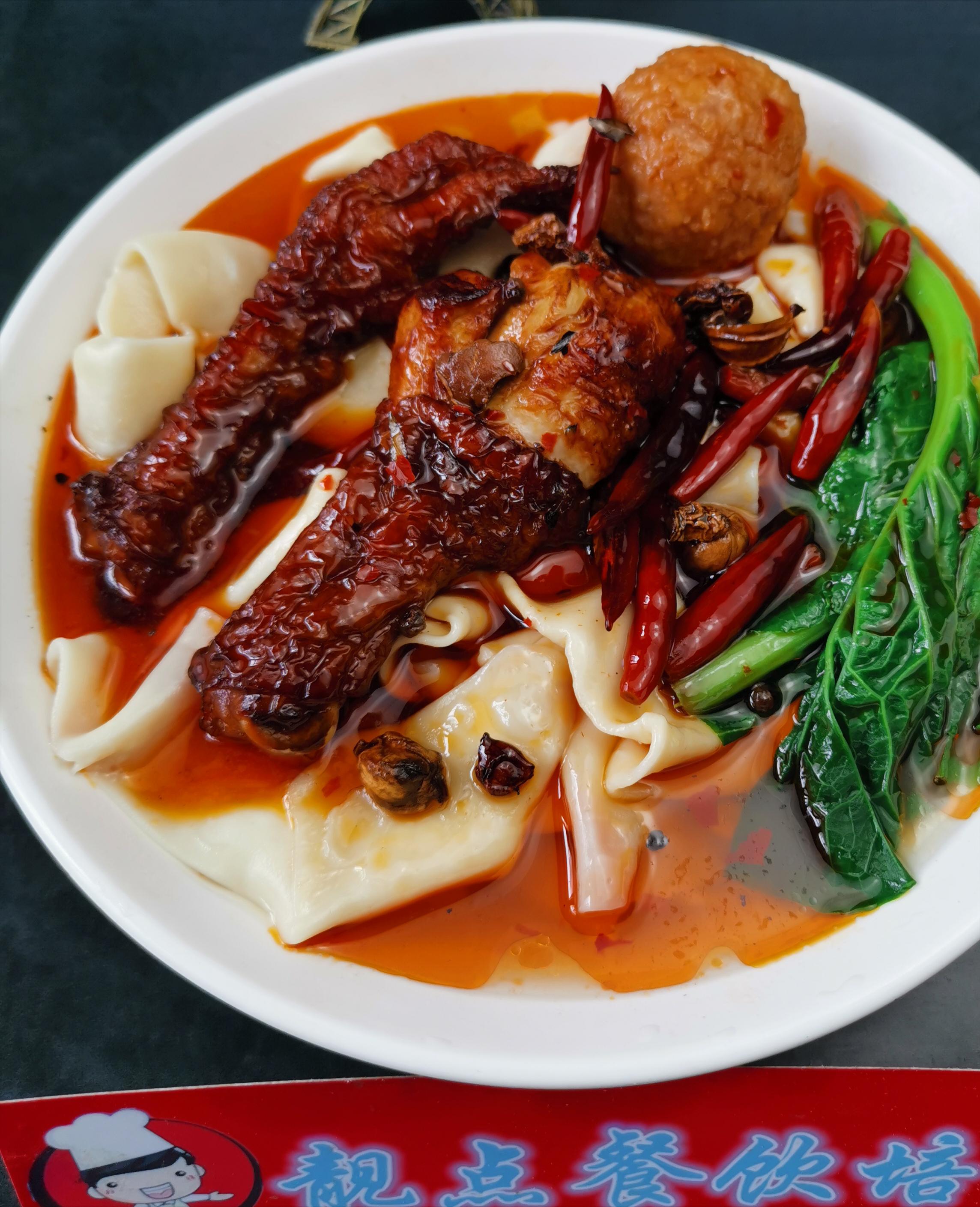 南方女人到北方创业，不爱吃面却卖板面，石家庄板面为啥这么火？