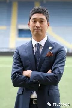 这位指导过咪蒙,卖过*片毛**儿的日本企业家,肩负起日本足球的重任
