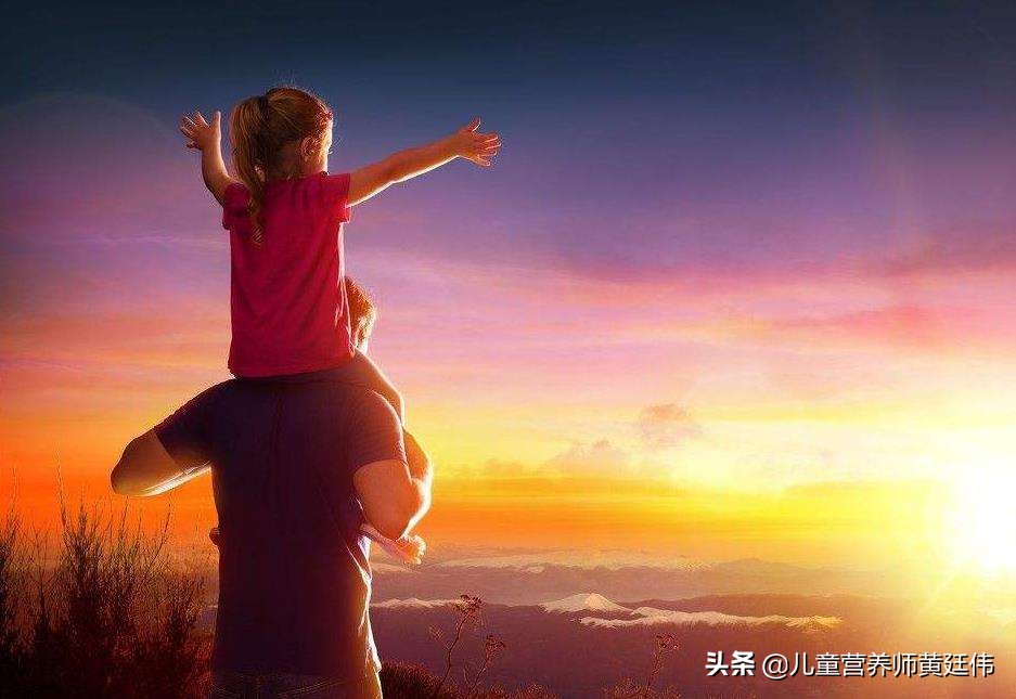 幸福家庭的背后都有默默付出的人,幸福家庭背后的三个孩子