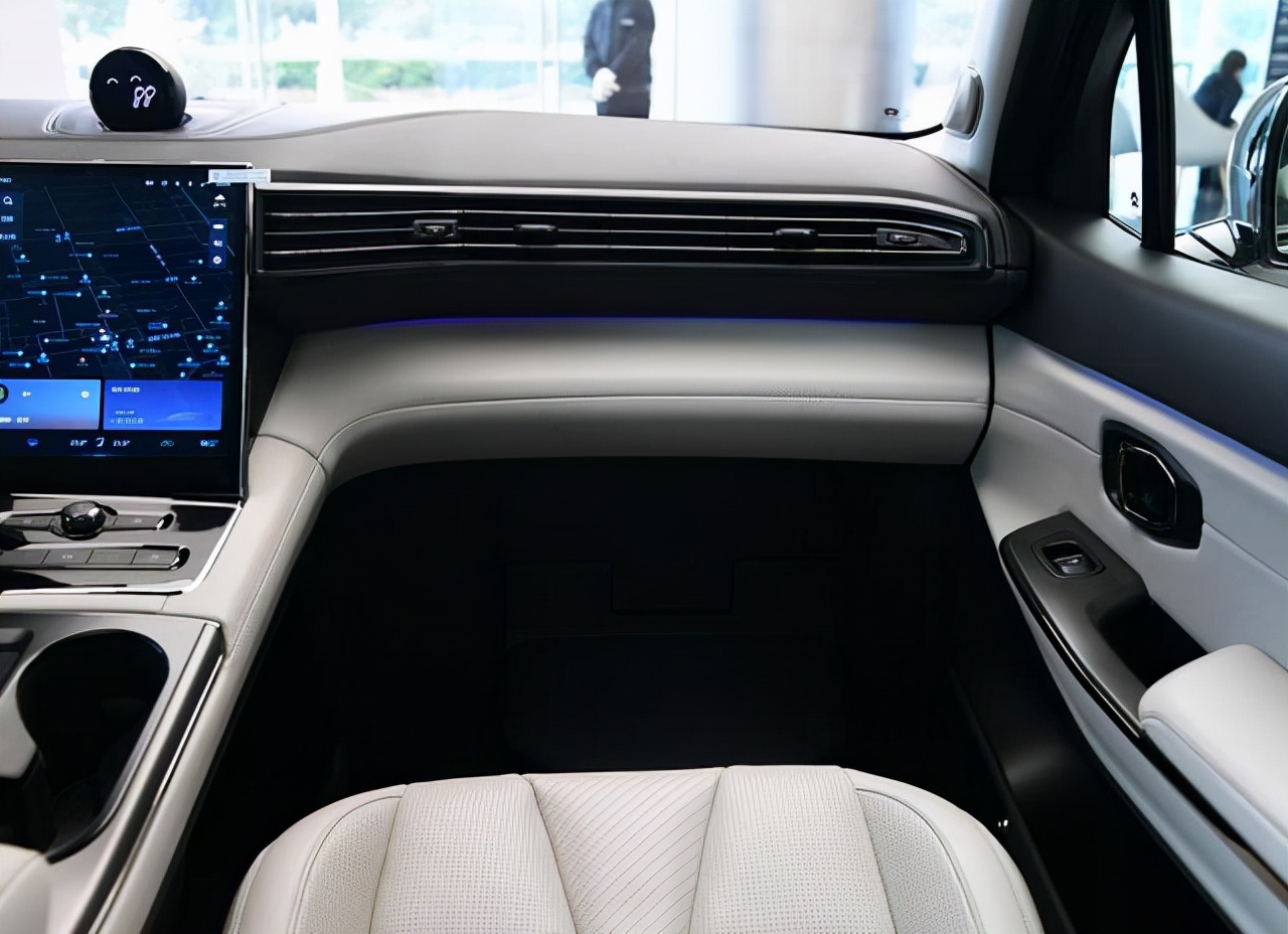 钄氭潵es8鐗规柉鎷塵odelx,钄氭潵es8鍜岀壒鏂媺modelx