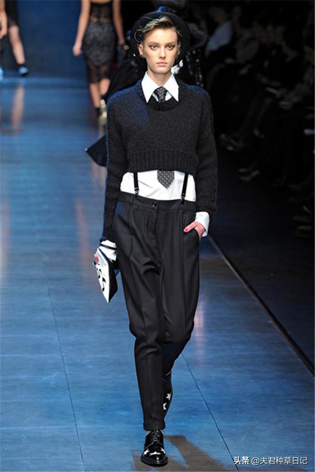 为啥好多女人都不穿高跟鞋了,适合现在穿的小白鞋