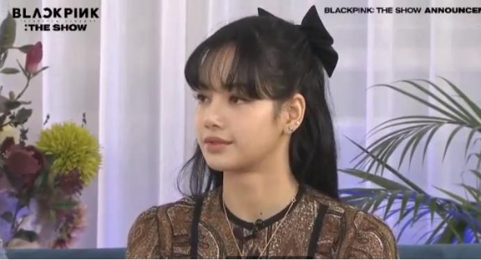 人间芭比lisa晒巴黎私照,lisa现状曝光牛仔裙