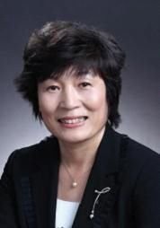 华春莹：*京大南**学的“迎春花”在外交部盛开，怒斥欧美，女中豪杰