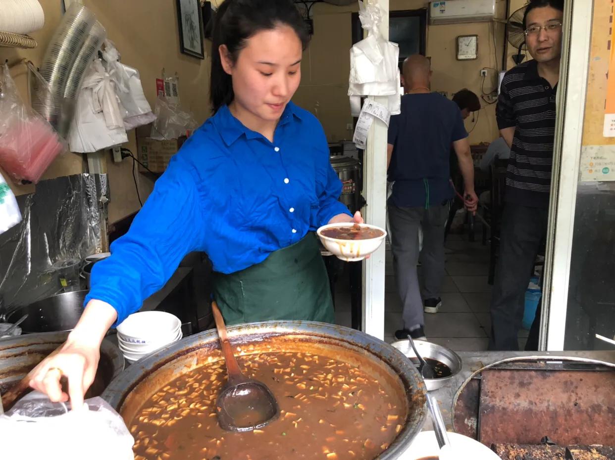 胡辣汤郑州9块,郑州老西郊胡辣汤