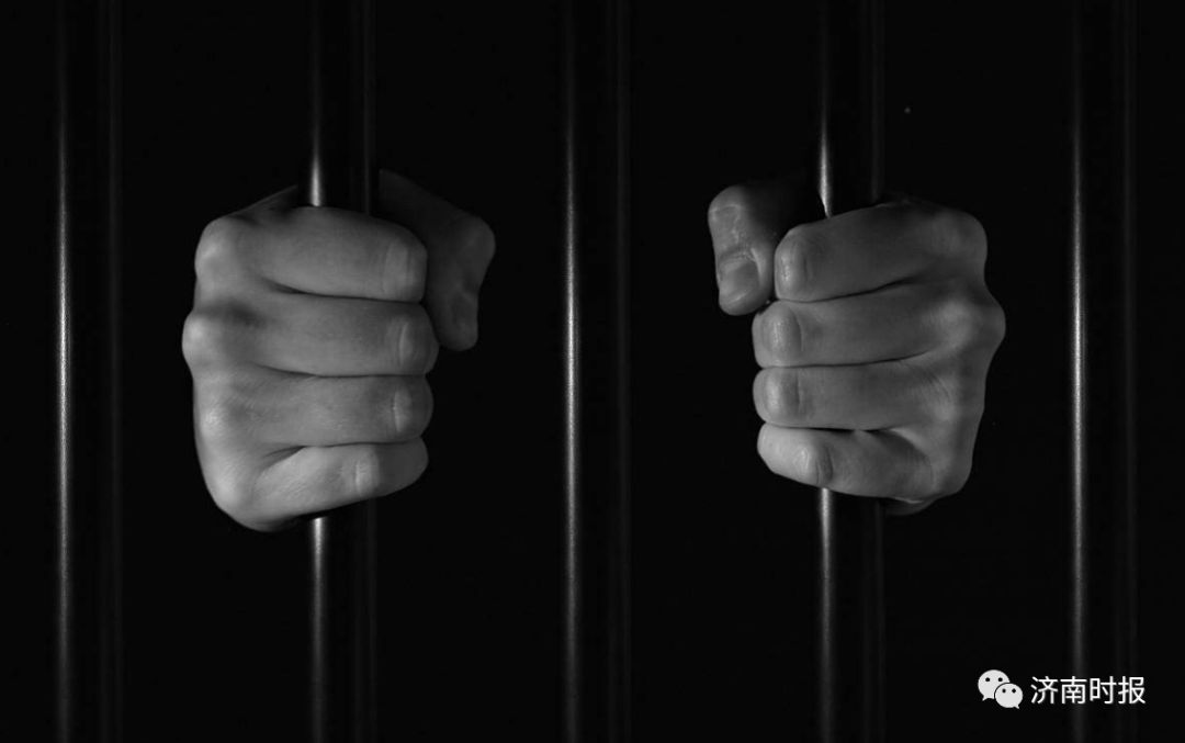 令人作呕！济南一男子在公厕强奸8岁女童，还谎称有精神病……