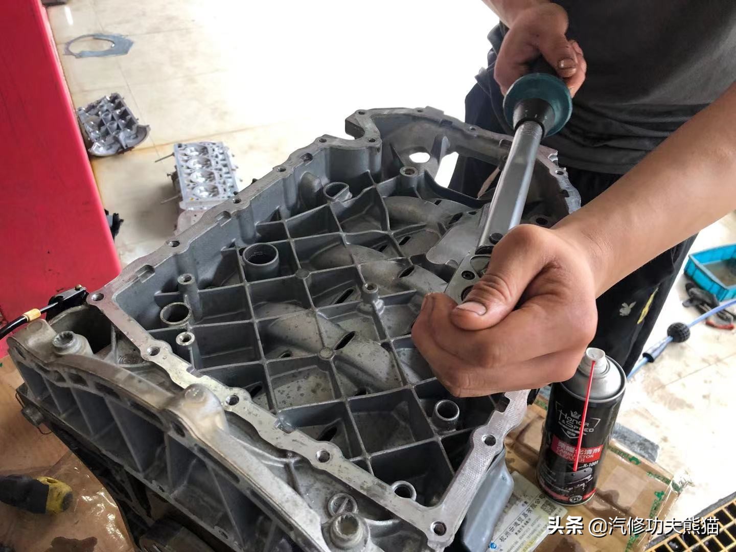 大众夏朗烧机油用什么燃油宝,2012款夏朗2.0t烧机油怎么处理