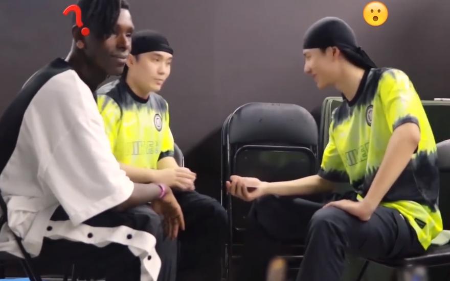 王一博秀魔术连续翻车，但布布过于捧场，黑人问号脸绝了