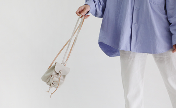 不要再背烂大街的双肩包了,别再背烂大街的轻奢包