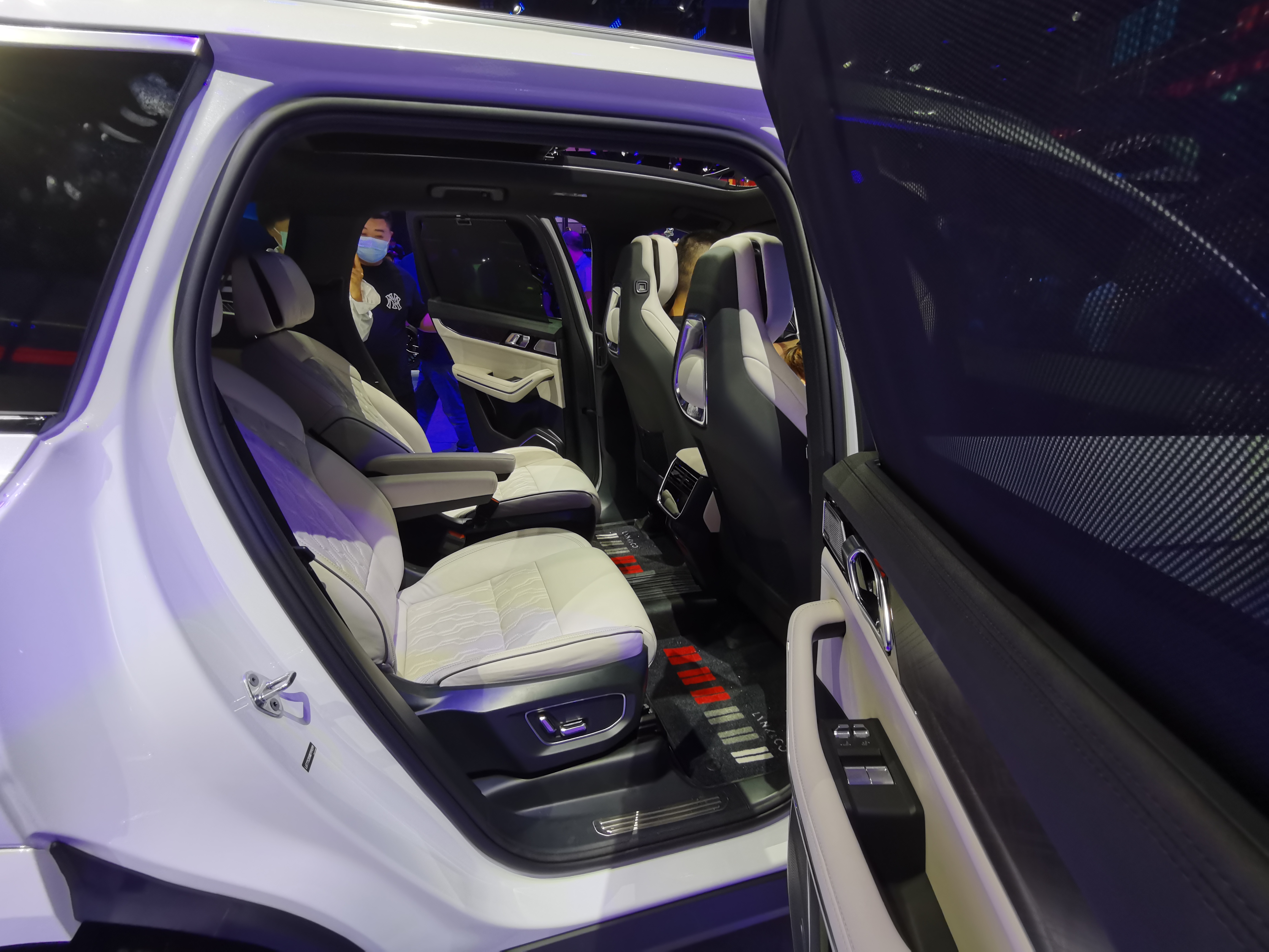 领克09phev和xc90phev区别,领克09音响和沃尔沃xc90音响对比