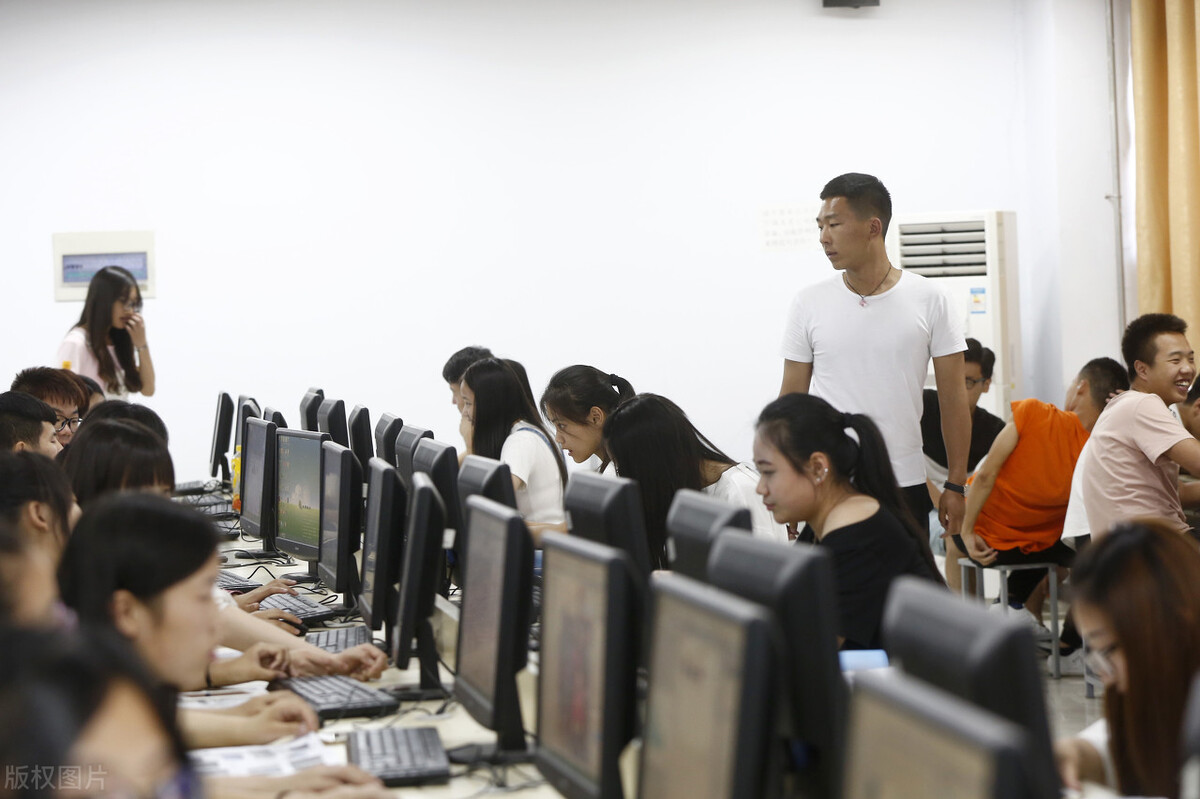 老洪创业,老洪副业