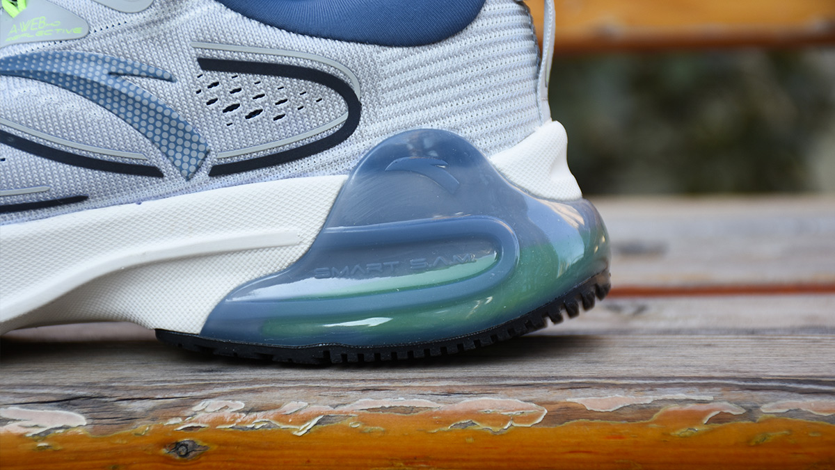 黑科技跑鞋,安踏缓震跑鞋测评