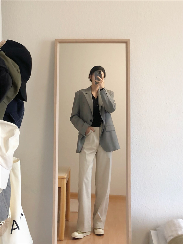 你适合穿什么样的内搭？根据你的身形来选择，时尚多姿还优雅