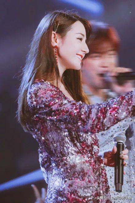 迪丽热巴misssixt代言人,迪丽热巴misssixty代言