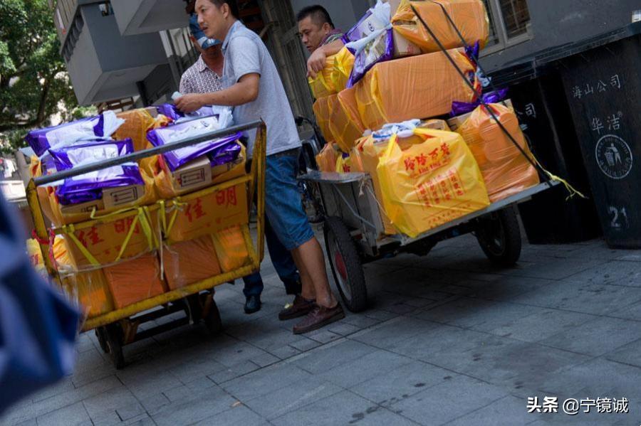 顺丰创始人王卫的故事,顺丰快递老板王卫一年收入多少钱