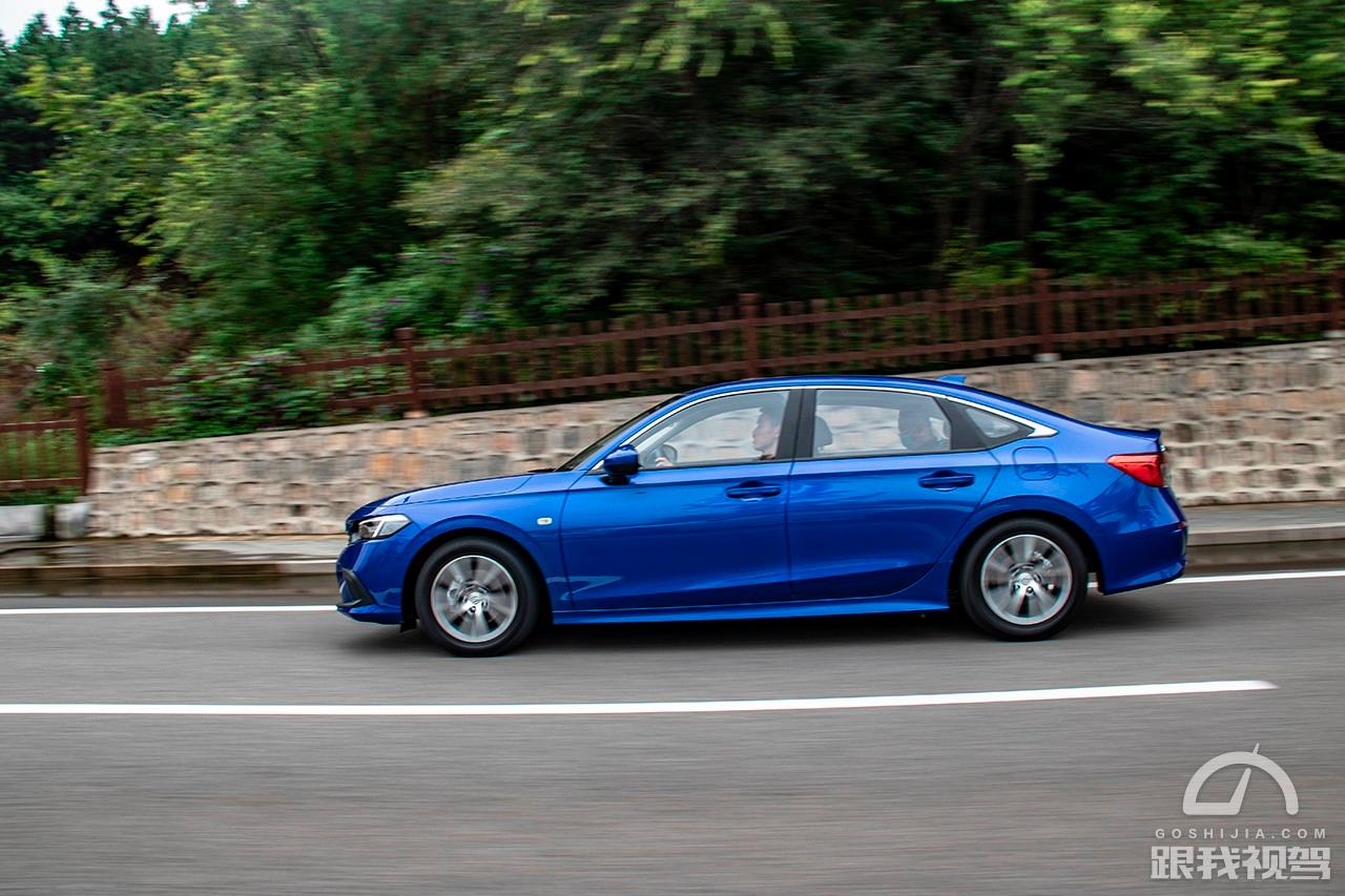 试驾全新本田思域，更称职的“小号雅阁”，放弃战斗转战家庭？