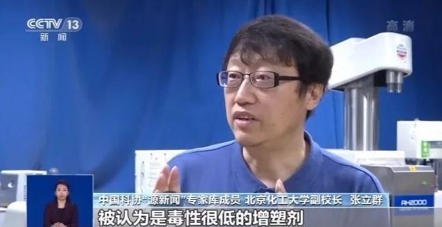 包书皮是对开学最大的仪式感,开学第一天给孩子包书皮