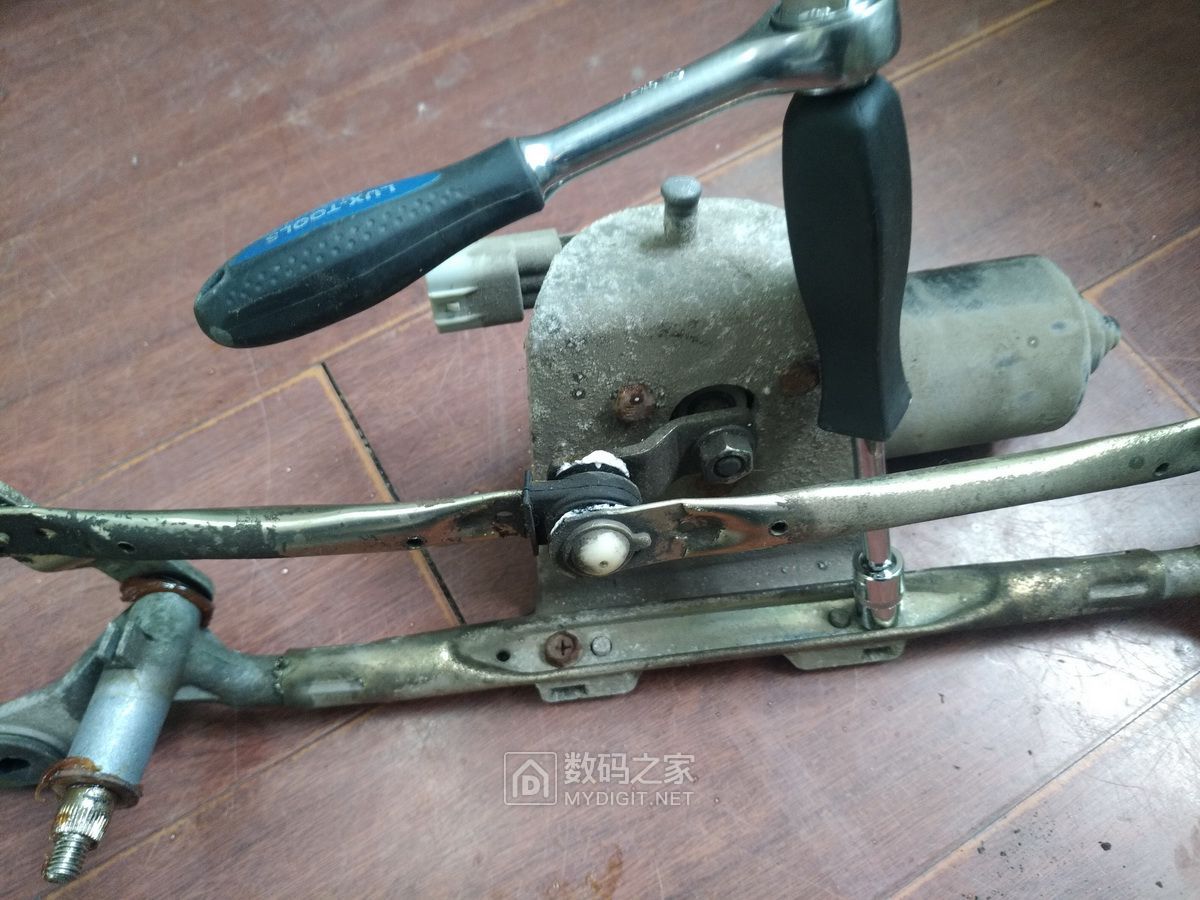 长城c30雨刮器维修视频,长城c30雨刷连杆怎么修