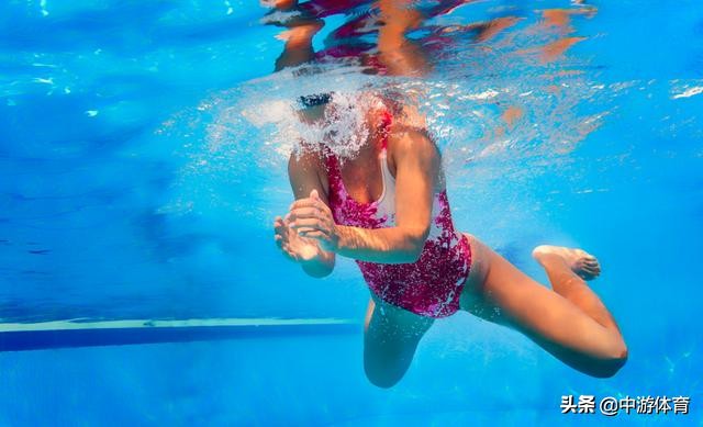 中游体育波浪式蛙泳推进力,中游体育蛙泳
