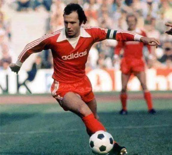 实况足球星期三活动精选,实况足球2020绿茵传奇怎么编辑