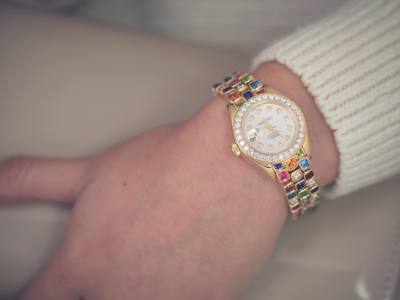 女性电子手表品牌推荐,适合年轻女性戴的手表品牌