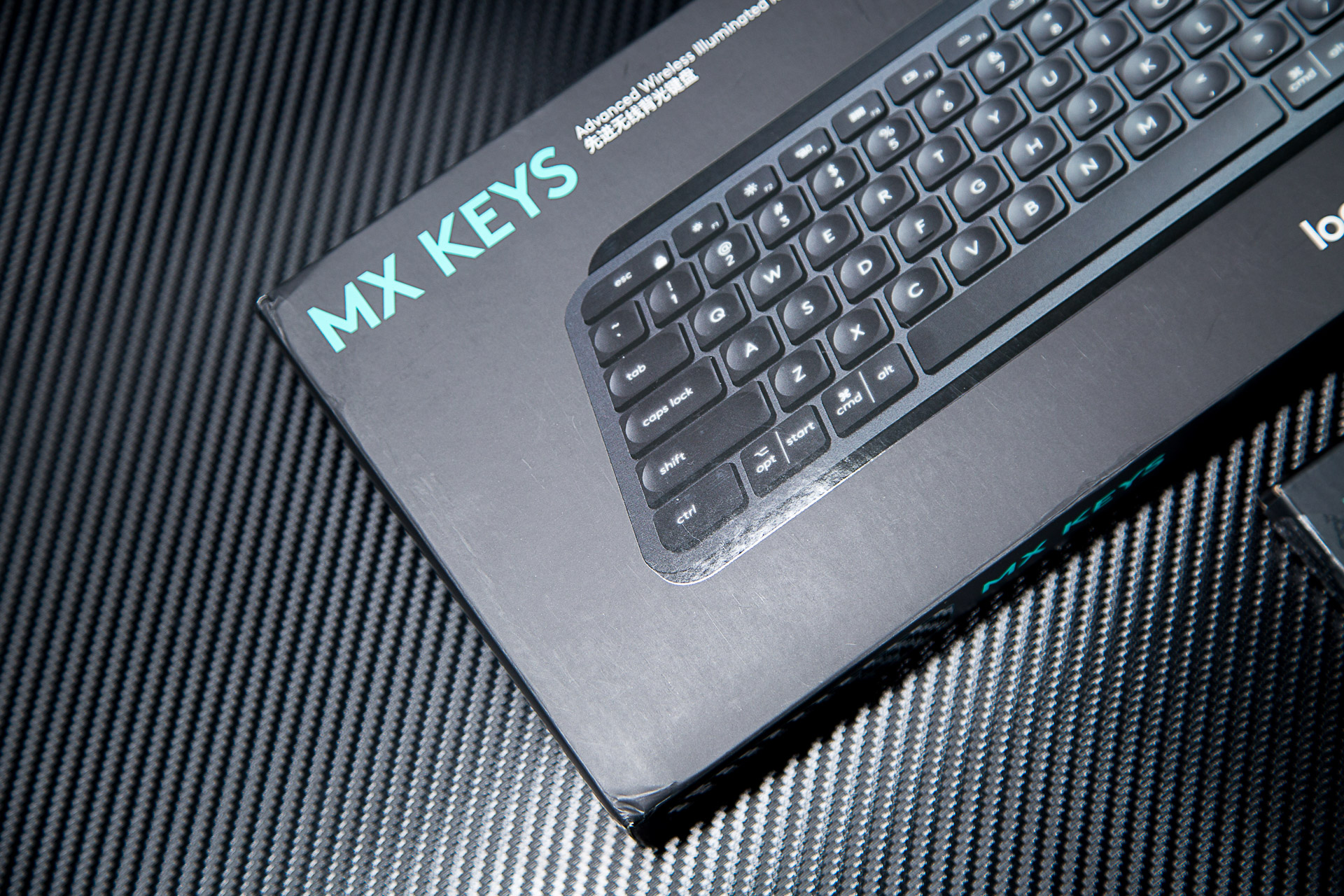 罗技mxmaster2s和3,罗技MXKeys无线键盘