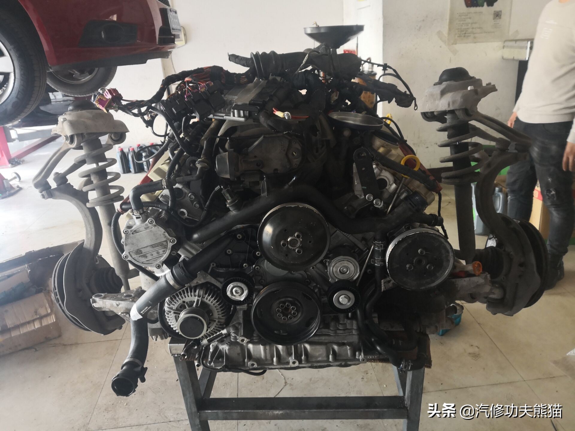 16款奥迪a6l2.5自吸发动机漏油,奥迪a6l2.4免拆烧机油处理靠谱吗