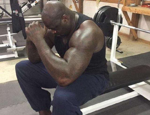 c罗的肌肉vs小鲜肉的肌肉,c罗的肌肉vs职业肌肉