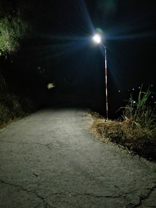 太阳能人体感应灯户外防水路灯,太阳能庭院户外照明人体感应路灯