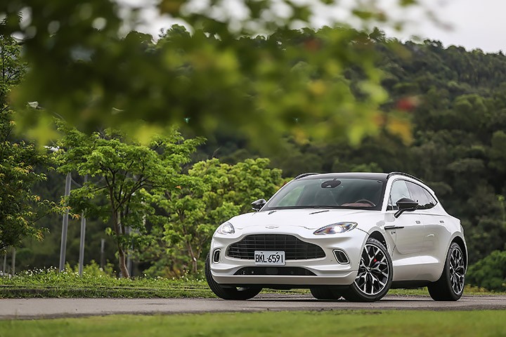 第一次试驾阿斯顿马丁dbx原型车,阿斯顿马丁dbx1913试驾